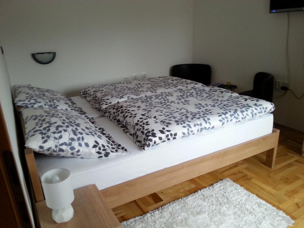 Studio Apartments Korosteljev Osijek Exterior photo