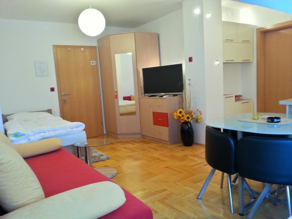Studio Apartments Korosteljev Osijek Exterior photo